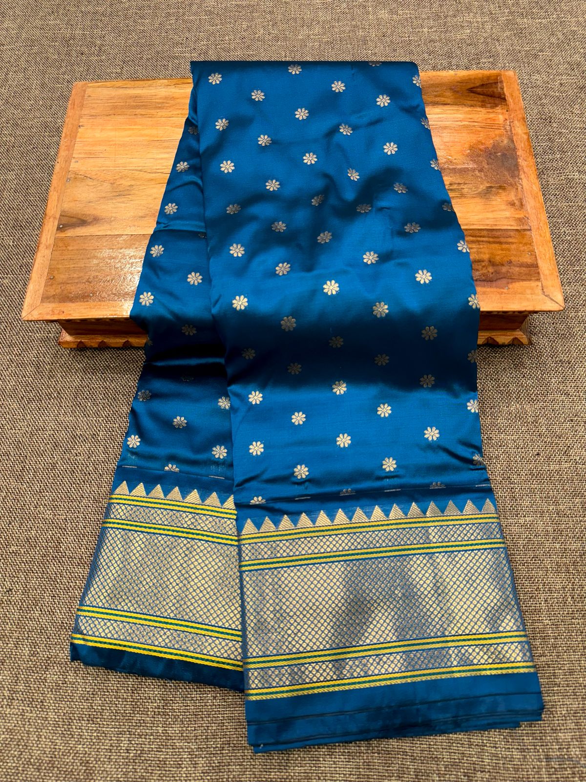 Experience luxury and tradition redefined with the Prominent Kalanjali Paithani Saree with Running Blouse Piece – a perfect addition to your collection in your Wardrobe.